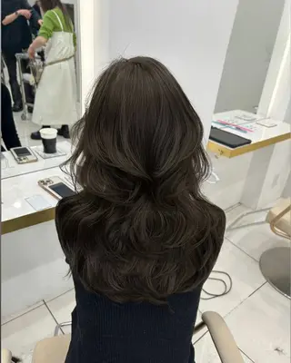 ロング カラー ベージュ/グレージュ /透明感カラー/バレのヘアスタイル