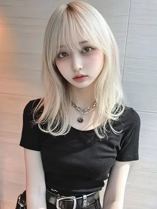 セミロング カラー 赤みなしオリーブ ハイトーン×レイヤーのヘアスタイル