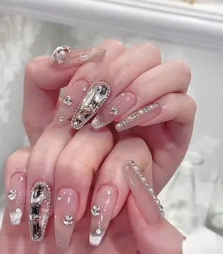 ネイル pink ladyサロン所属・べ にのネイルデザイン