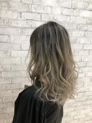 セミロング 秋山 幸太のヘアスタイル