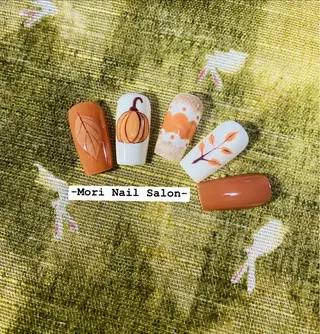 ネイル MORI ネイル SALONのネイルデザイン