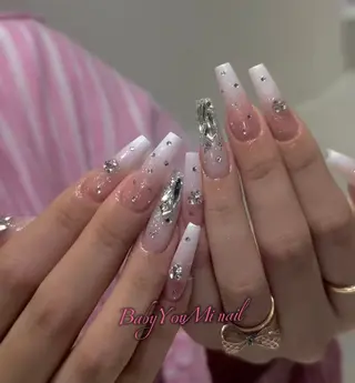 ネイル 相沢 さやかのネイルデザイン