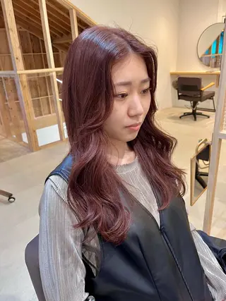 ロング ブリーチなしカラー ダブルカラーエクステのヘアスタイル
