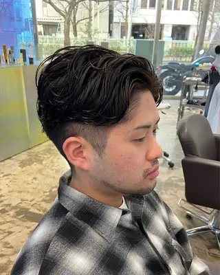 ショート メンズ THE DAY TOKYO men's cut 表参道/青山所属・メンズセンターパート 外人風ヘア/KOTAのヘアスタイル