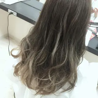 カラー デザインカラー Lienのヘアスタイル