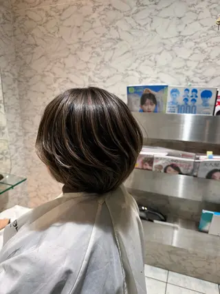 ミディアム 山下竣介 ヘアカラー専門美容師のヘアスタイル