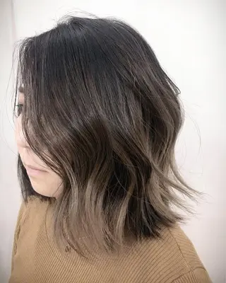 ミディアム カラー 武内 由貴のヘアスタイル