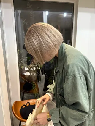 ショート カラー ミルクティー× グレージュMOMOのヘアスタイル