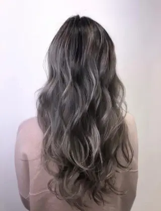 カラー 福元友梨 ディレクター✂️のヘアスタイル