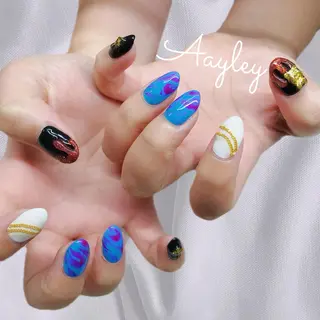 ミディアム カラー ネイル Aayley(アイリー)Salon所属・Aayley アイリ―サロンのネイルデザイン
