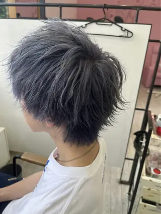 カラー メンズ 山崎 南乃のヘアスタイル