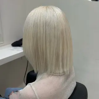 ショート ️🫧 AINE 🫧ハイトーンカラーのヘアスタイル