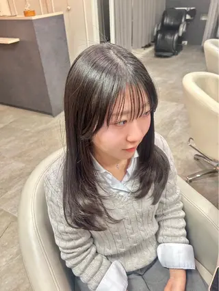 セミロング 縮毛•ハイトーン Runaのヘアスタイル