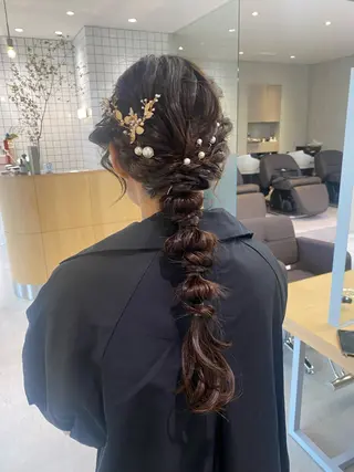 ロング カラー ヘアアレンジ hollo所属・サワイ サラのヘアスタイル