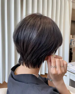 ショート ELLE salon サエのヘアスタイル