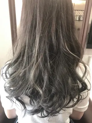 ロング 森 宇旦のヘアスタイル
