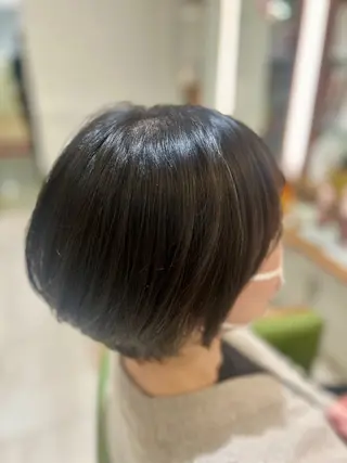 ショート 酸性ストレート特化× 艶髪師/及川のヘアスタイル
