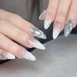 ネイル Queens テイのネイルデザイン