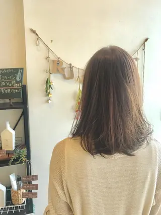 セミロング カラー 西 めぐみのヘアスタイル