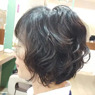 パーマ 若泉 真梨のヘアスタイル