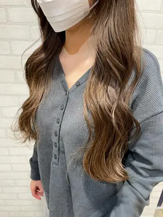 ロング 透明感カラー💎 AYAのヘアスタイル