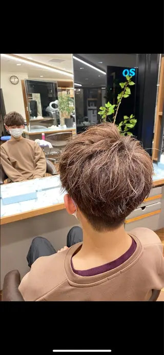 メンズ レイヤー/グレージュ メンズパーマのヘアスタイル