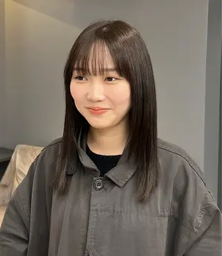 カラー 亀井 詩奈のヘアスタイル