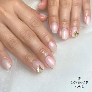 ネイル S LOUNGE NAIL所属・パーツたくさん🍓 SUMIのネイルデザイン