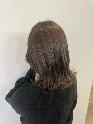 ミディアム カラー ayano / 透明感・くすみカラーのヘアスタイル