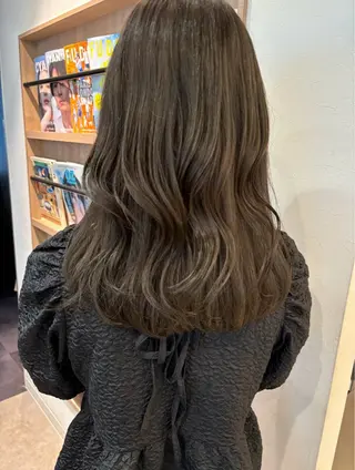 ミディアム モテ髪‎🫧赤み消し カラー表参道きょうこのヘアスタイル