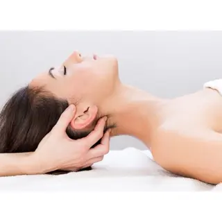 and_eye所属・𝐒𝐀𝐍𝐀 学園前のマツエク・マツパデザイン