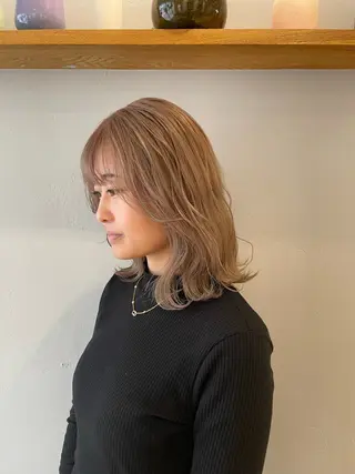 ミディアム カラー ミルクティー× グレージュMOMOのヘアスタイル