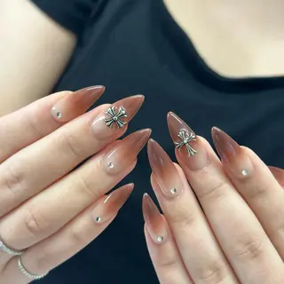 ネイル Nailist Amiのネイルデザイン