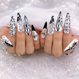 ネイル salon GOLD チュックのネイルデザイン