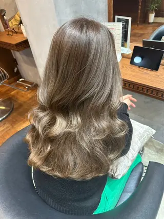 ロング ブリーチなし/ 透明感カラー/松沢のヘアスタイル