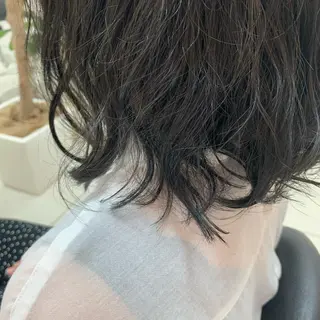 ミディアム ウスイ ハルカのヘアスタイル