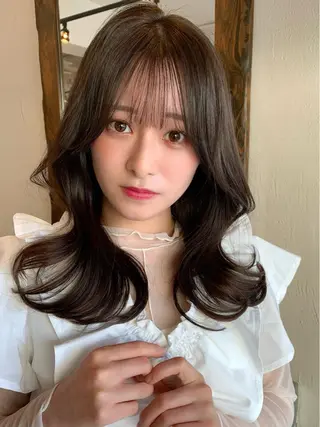 ミディアム カラー 透明感/オリーブ/ グレージュ/YUKAのヘアスタイル