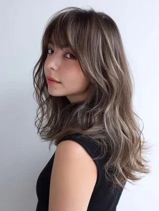 セミロング trinity 本厚木のヘアスタイル