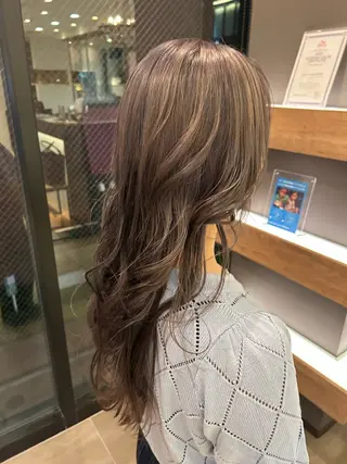 ロング 京野 美月のヘアスタイル