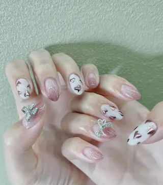 ネイル Shis_🦄shi 韓国風キラキラネイルのネイルデザイン