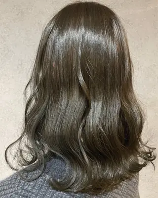 セミロング 櫻井 未悠のヘアスタイル