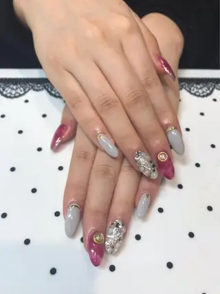 ネイル マツエク・マツパ 指名支持率NO.1 スタイリストのヘアスタイル