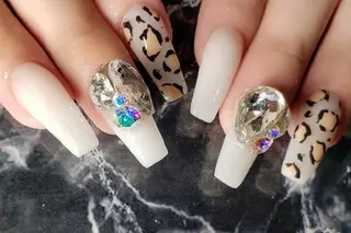 セミロング ネイル クロキ 。のネイルデザイン