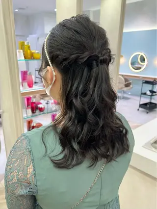 セミロング 𝑴𝑰𝑨🎀赤髪 /ピンク/髪質改善のヘアスタイル