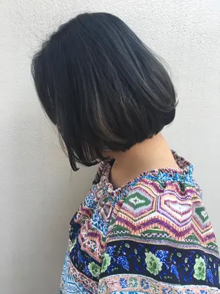 ミディアム カラー THE DAY所属・AKI HASHIMOTOのヘアスタイル