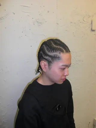 ヘアアレンジ メンズ コーンロウ／ブレイズ SYUのヘアスタイル