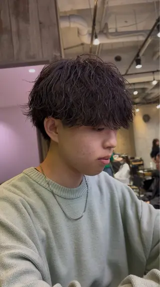 ショート パーマ メンズ 縦落ちパーマ 西條真治のヘアスタイル