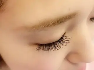 マツエク・マツパ Loy la long所属・Loylalong ロイラロンの眉毛・アイブロウイメージ