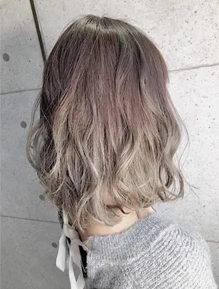 ミディアム カラー 福森 みずきのヘアスタイル