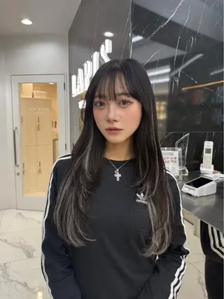 ロング 谷口 真美のヘアスタイル